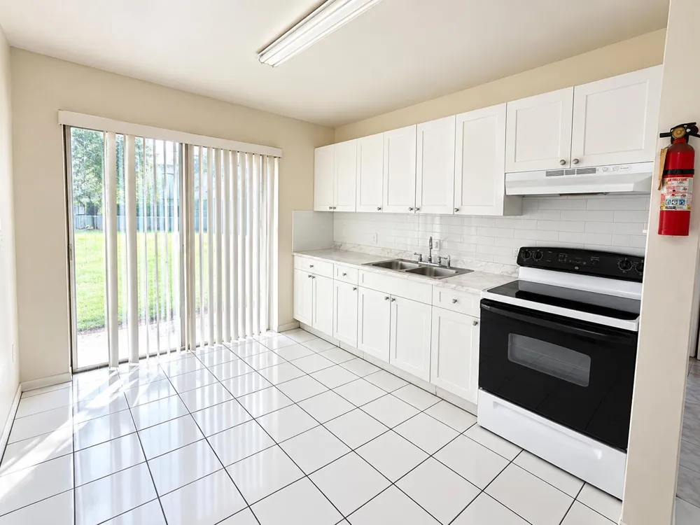 1521 W 21st Street #6 Riviera Beach, FL 33404