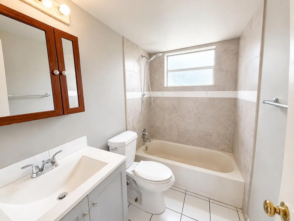 1521 W 21st Street #6 Riviera Beach, FL 33404