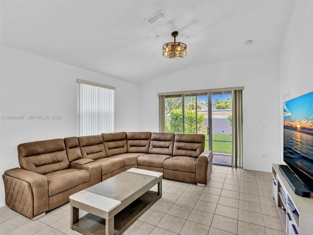 7420 S Aragon Blvd #1 Sunrise, FL 33313