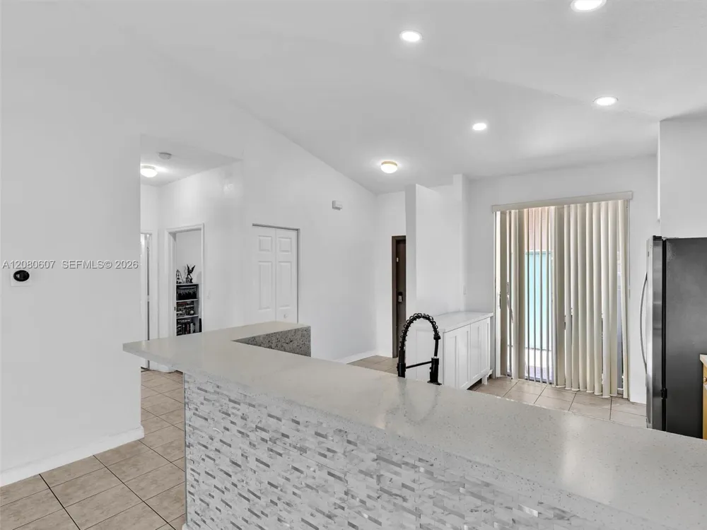 7420 S Aragon Blvd #1 Sunrise, FL 33313