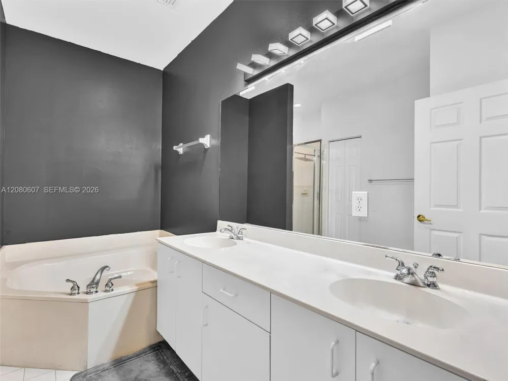 7420 S Aragon Blvd #1 Sunrise, FL 33313