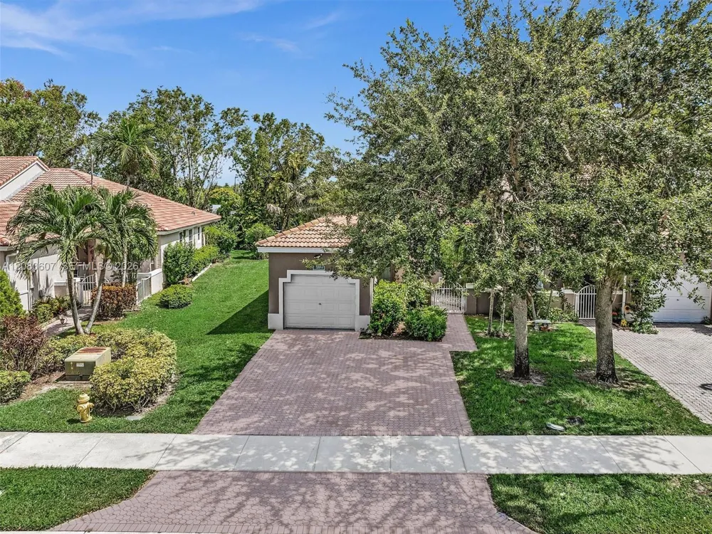 7420 S Aragon Blvd #1 Sunrise, FL 33313