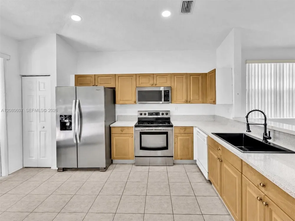 7420 S Aragon Blvd #1 Sunrise, FL 33313