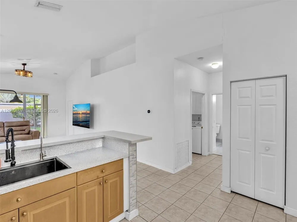 7420 S Aragon Blvd #1 Sunrise, FL 33313