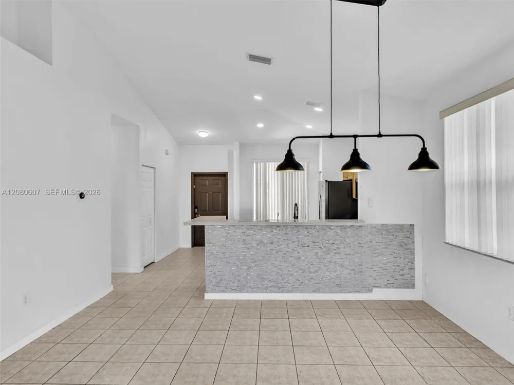 7420 S Aragon Blvd #1 Sunrise, FL 33313