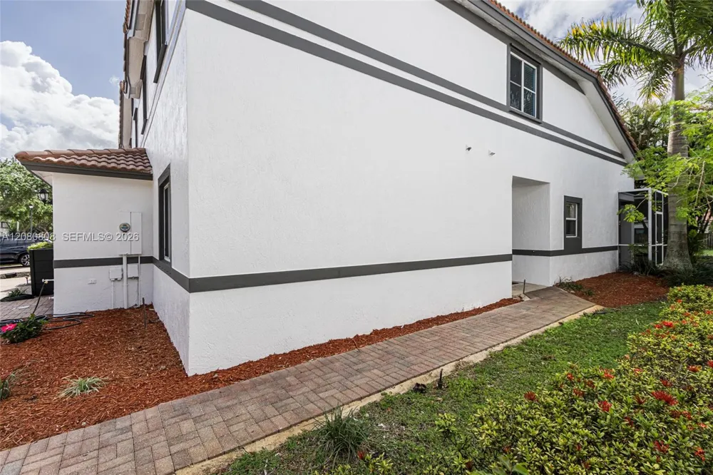 Address Not Shown Sunrise, FL 33322
