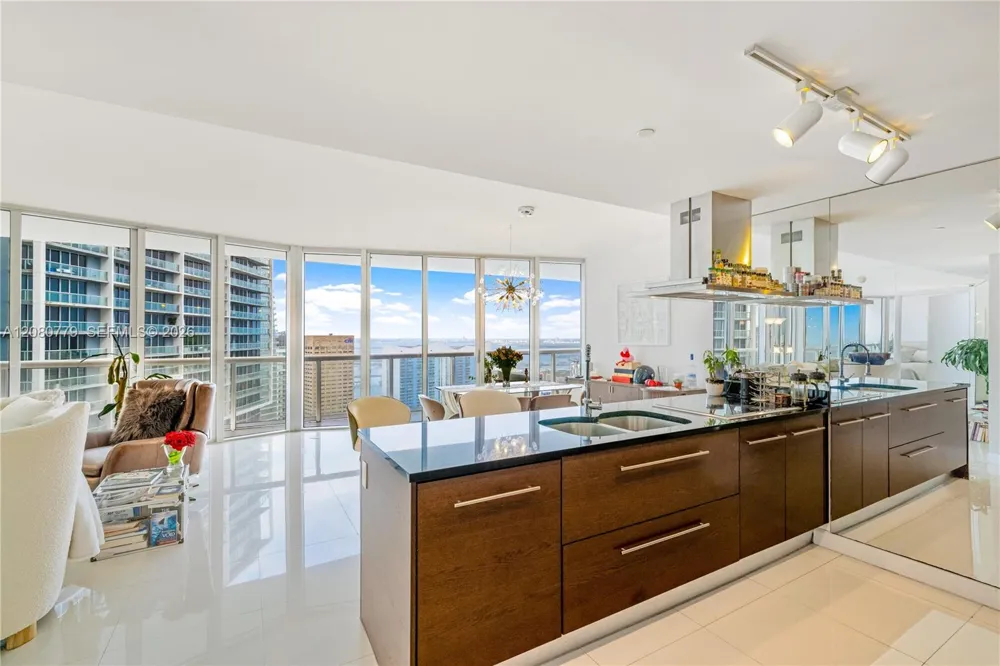 495 Brickell Ave #4704 Miami, FL 33131