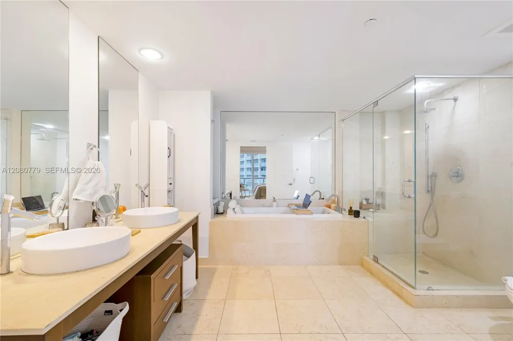 495 Brickell Ave #4704 Miami, FL 33131