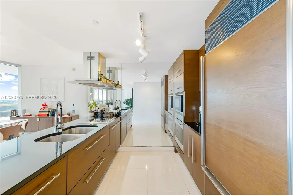 495 Brickell Ave #4704 Miami, FL 33131