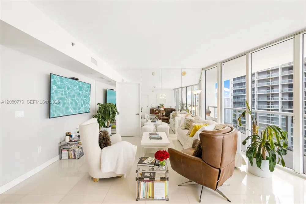495 Brickell Ave #4704 Miami, FL 33131