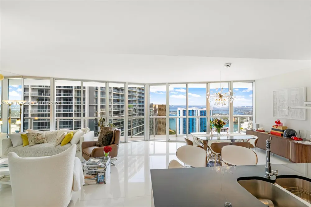 495 Brickell Ave #4704 Miami, FL 33131