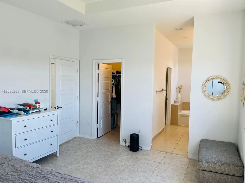 616 NE 193rd St Miami, FL 33179