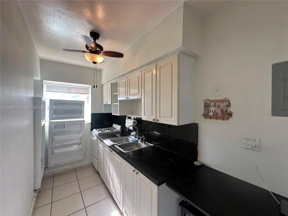 8340 Crespi Blvd #21 Miami Beach, FL 33141