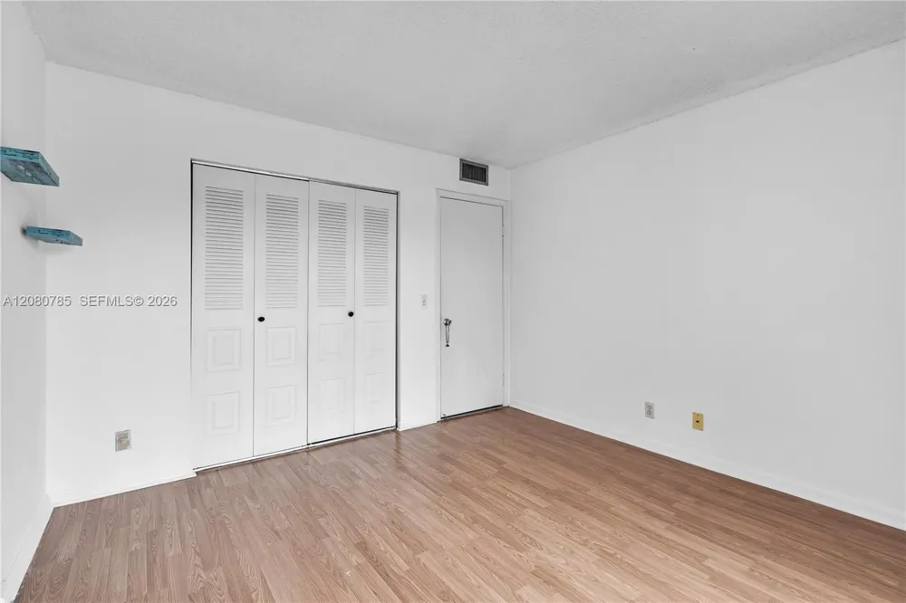 300 SW 134th Way #413E Pembroke Pines, FL 33027