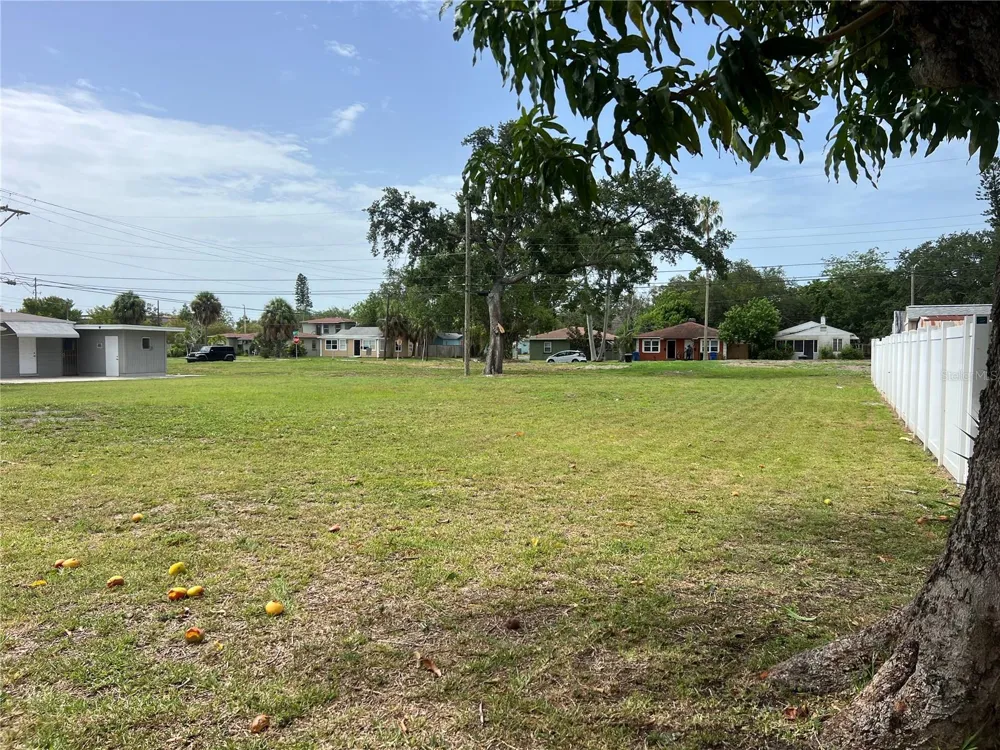 526 14TH AVENUE S St Petersburg, FL 33701