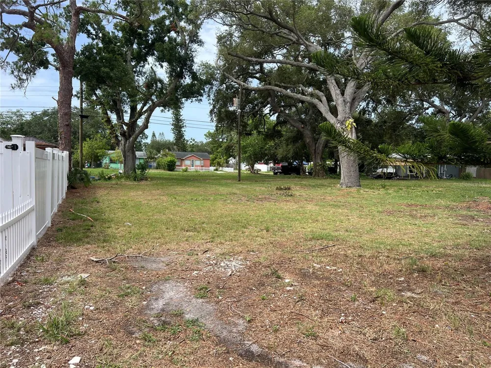 526 14TH AVENUE S St Petersburg, FL 33701