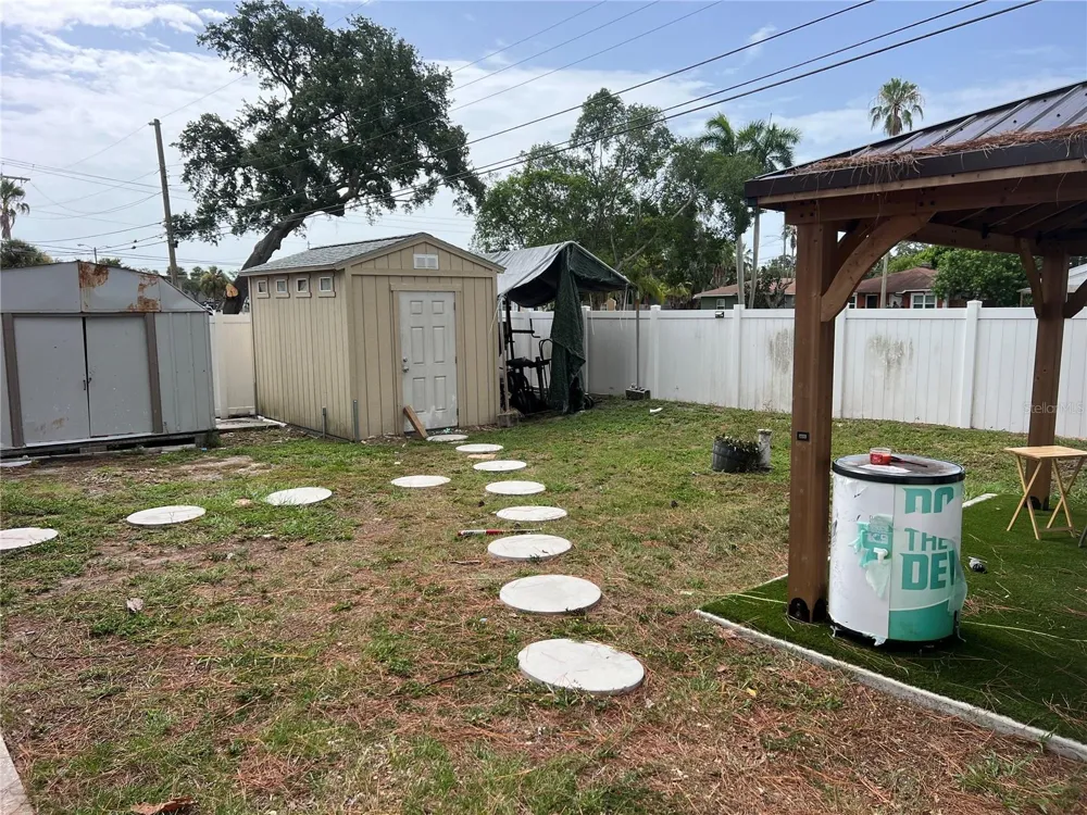526 14TH AVENUE S St Petersburg, FL 33701