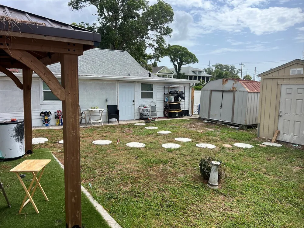 526 14TH AVENUE S St Petersburg, FL 33701