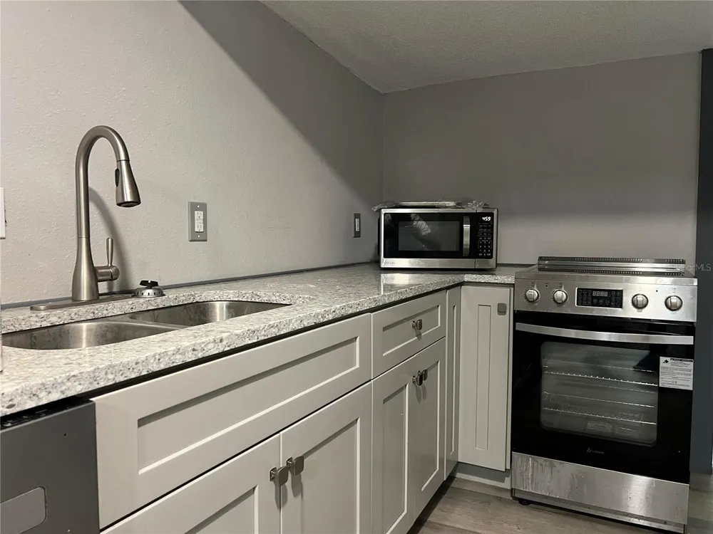 526 14TH AVENUE S St Petersburg, FL 33701