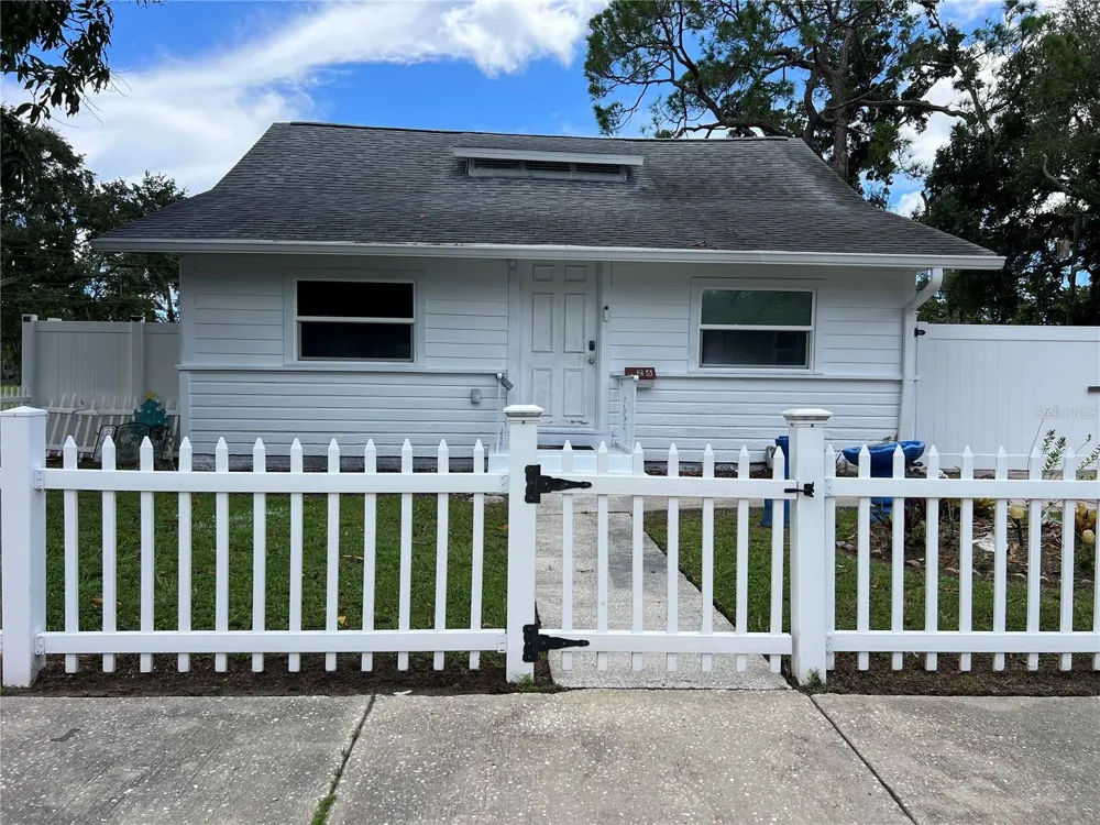 526 14TH AVENUE S St Petersburg, FL 33701
