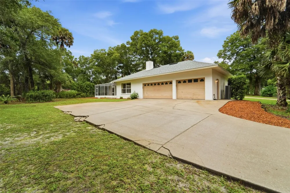 1830 GLENWOOD OAKS LANE Deland, FL 32720