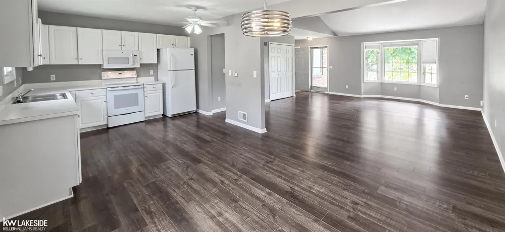 45431 Nottingham Drive Macomb Township, MI 48044
