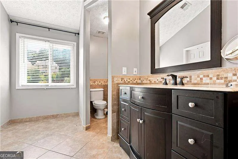 1603 Eagle DR Woodstock, GA 30189