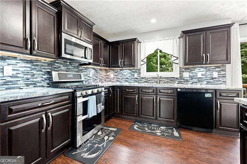 1603 Eagle DR Woodstock, GA 30189