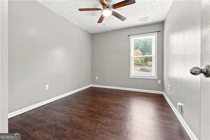 1603 Eagle DR Woodstock, GA 30189