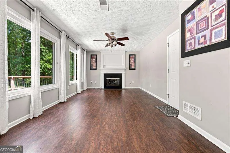 1603 Eagle DR Woodstock, GA 30189