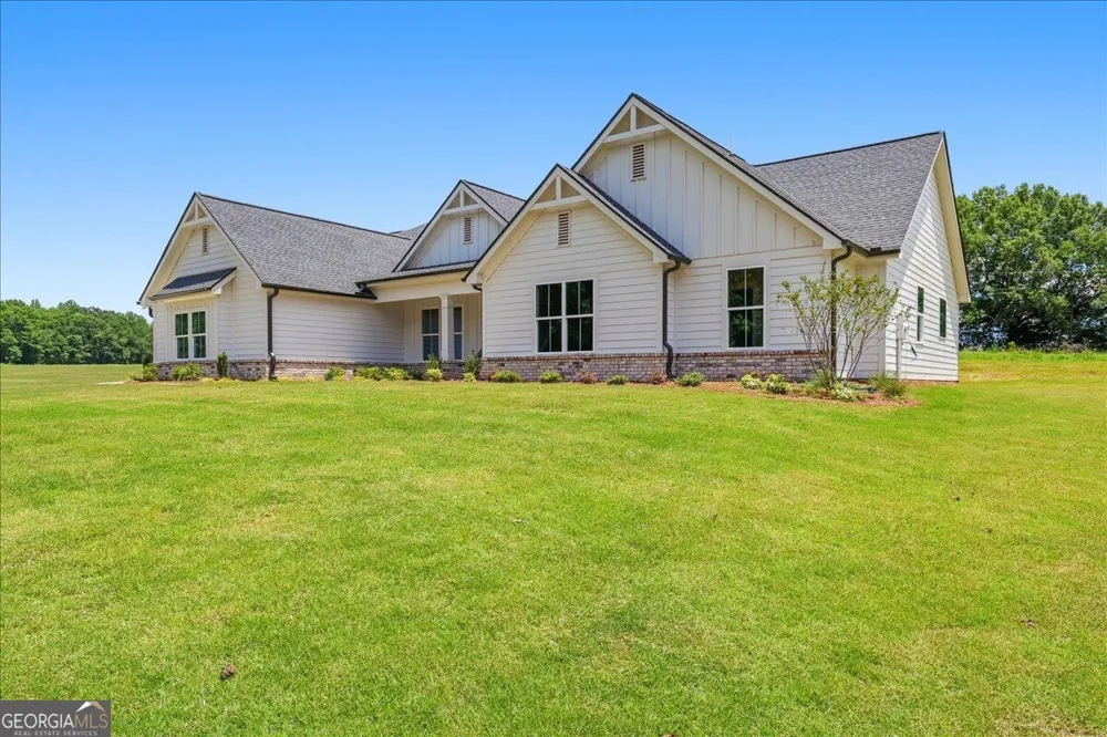 131 Maney DR Statham, GA 30666
