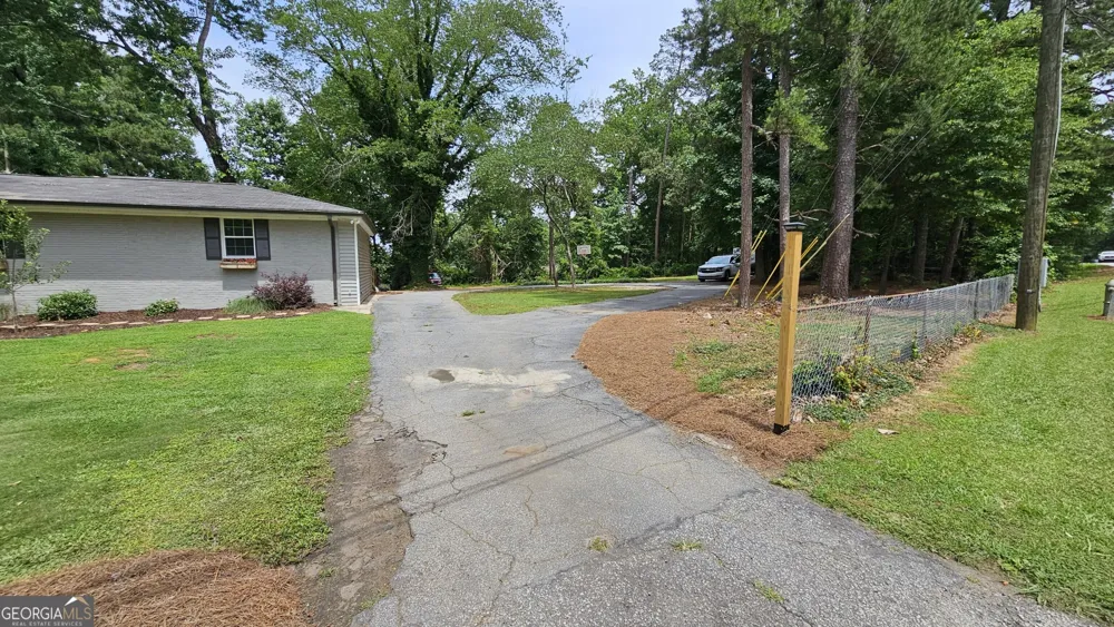 1581 Lost Mountain RD Powder Springs, GA 30127