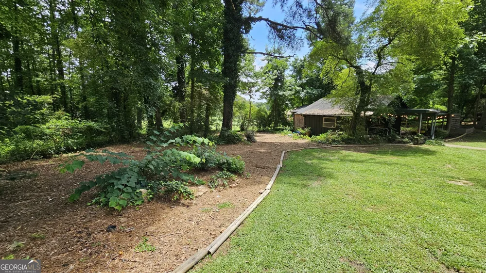 1581 Lost Mountain RD Powder Springs, GA 30127