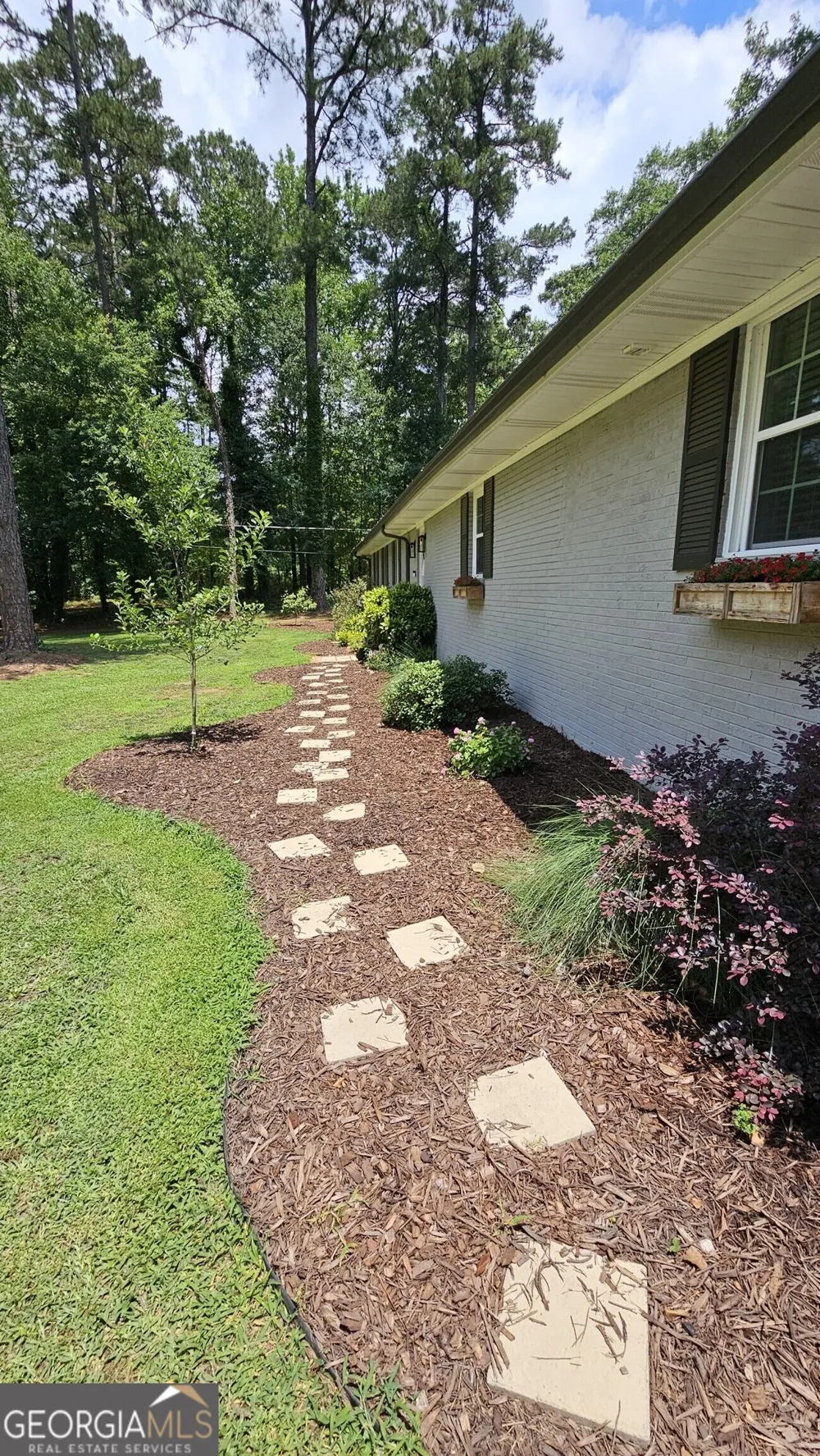 1581 Lost Mountain RD Powder Springs, GA 30127
