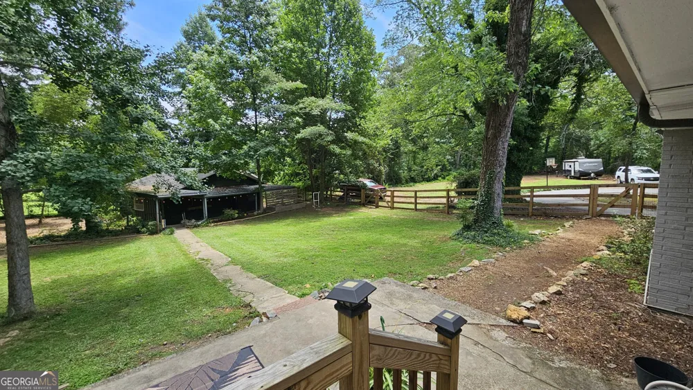 1581 Lost Mountain RD Powder Springs, GA 30127