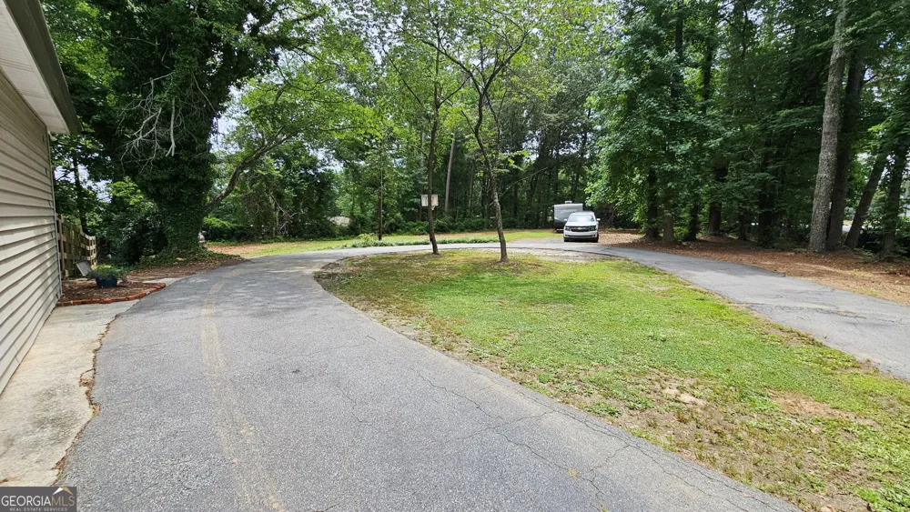 1581 Lost Mountain RD Powder Springs, GA 30127