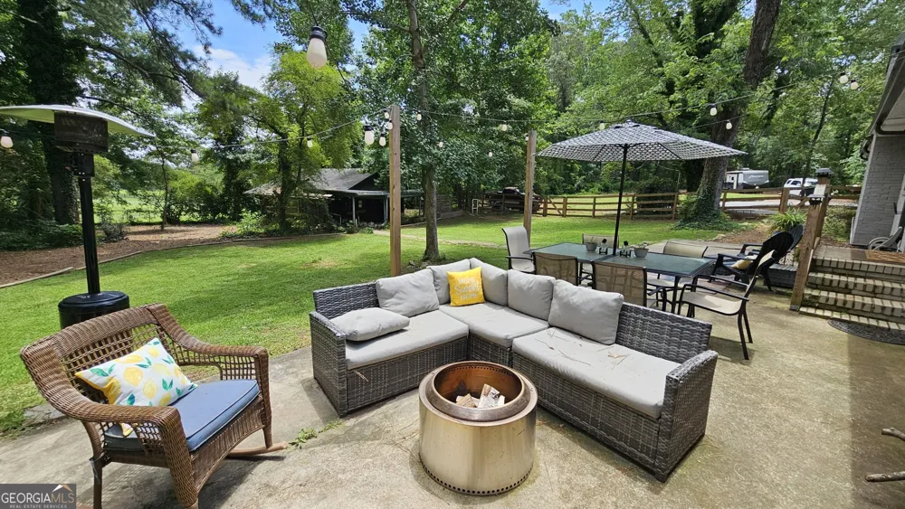 1581 Lost Mountain RD Powder Springs, GA 30127