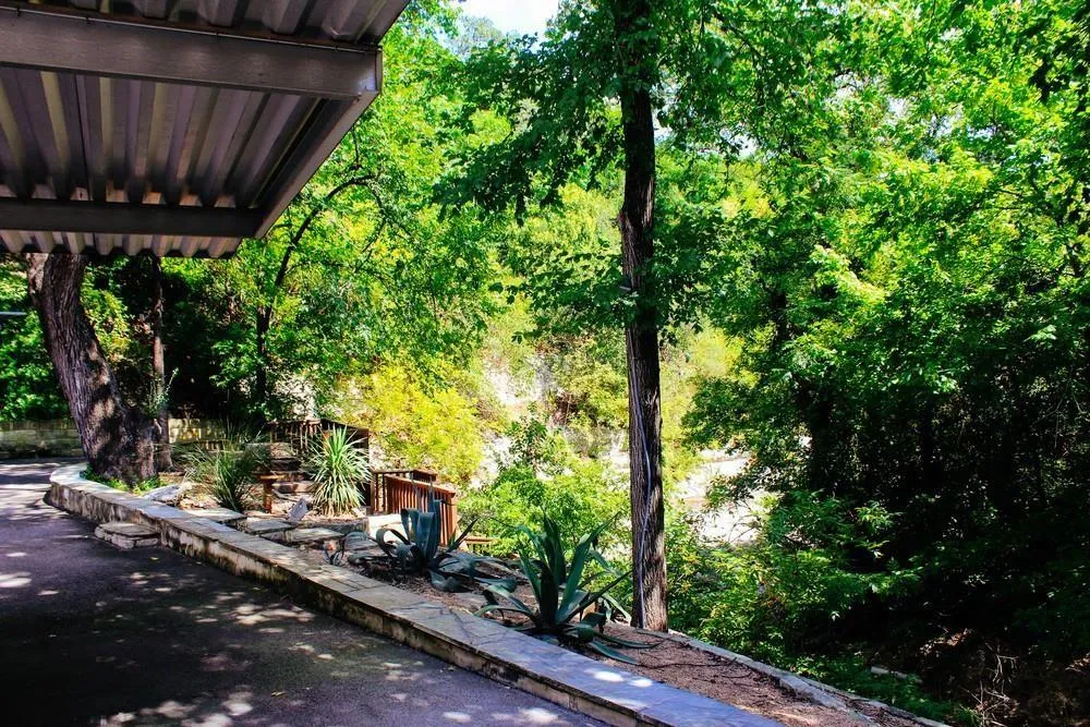 1500 East Side Drive #116A Austin, TX 78704
