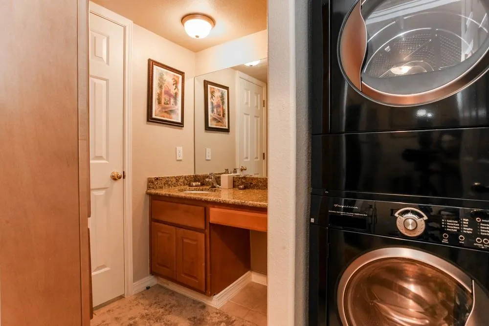 1500 East Side Drive #116A Austin, TX 78704