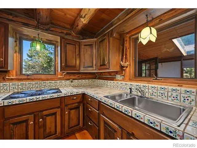 788 Pioneer Road Lyons, CO 80540
