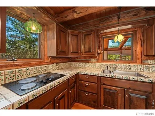 788 Pioneer Road Lyons, CO 80540