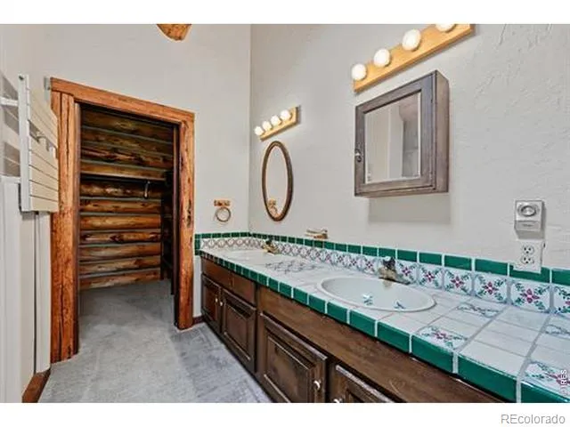 788 Pioneer Road Lyons, CO 80540