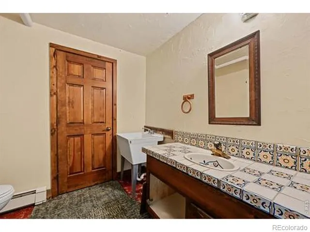 788 Pioneer Road Lyons, CO 80540