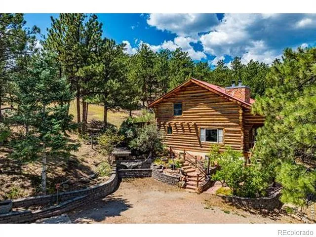 788 Pioneer Road Lyons, CO 80540