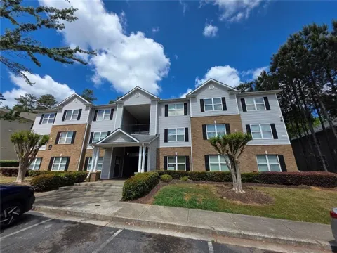 6102 Fairington Ridge Circle