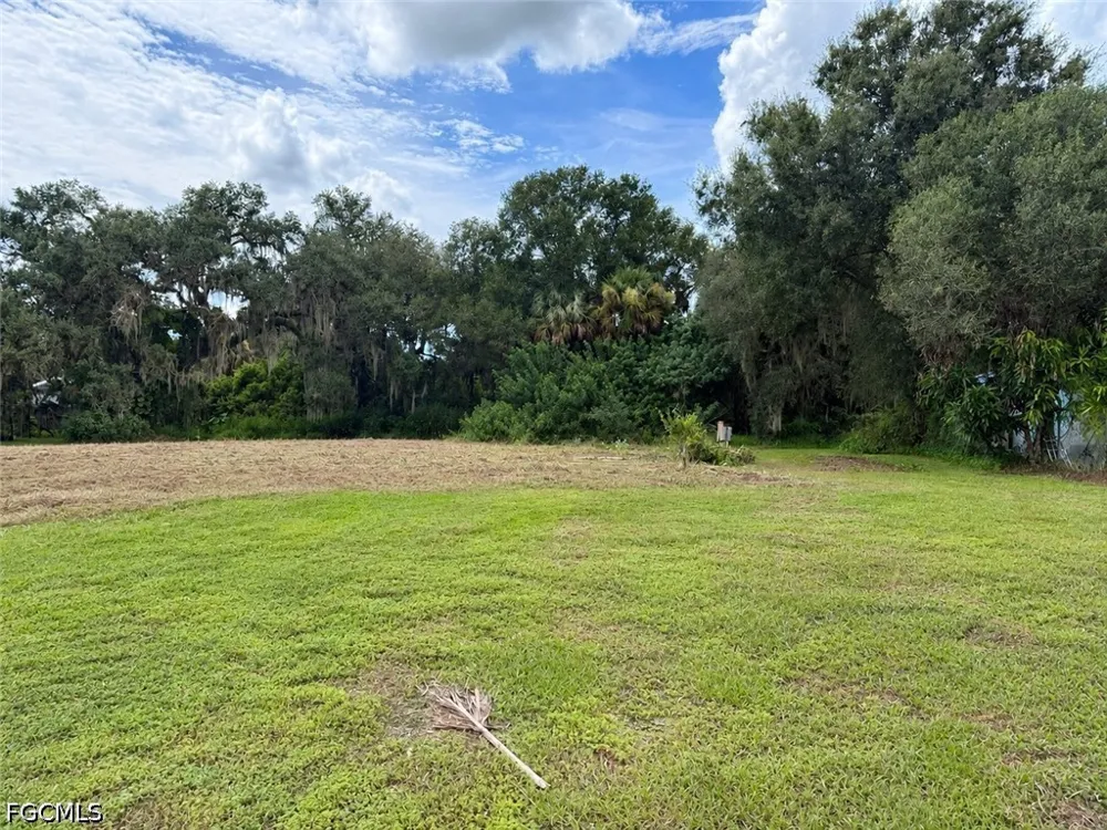 Avalon Avenue Labelle, FL 33935