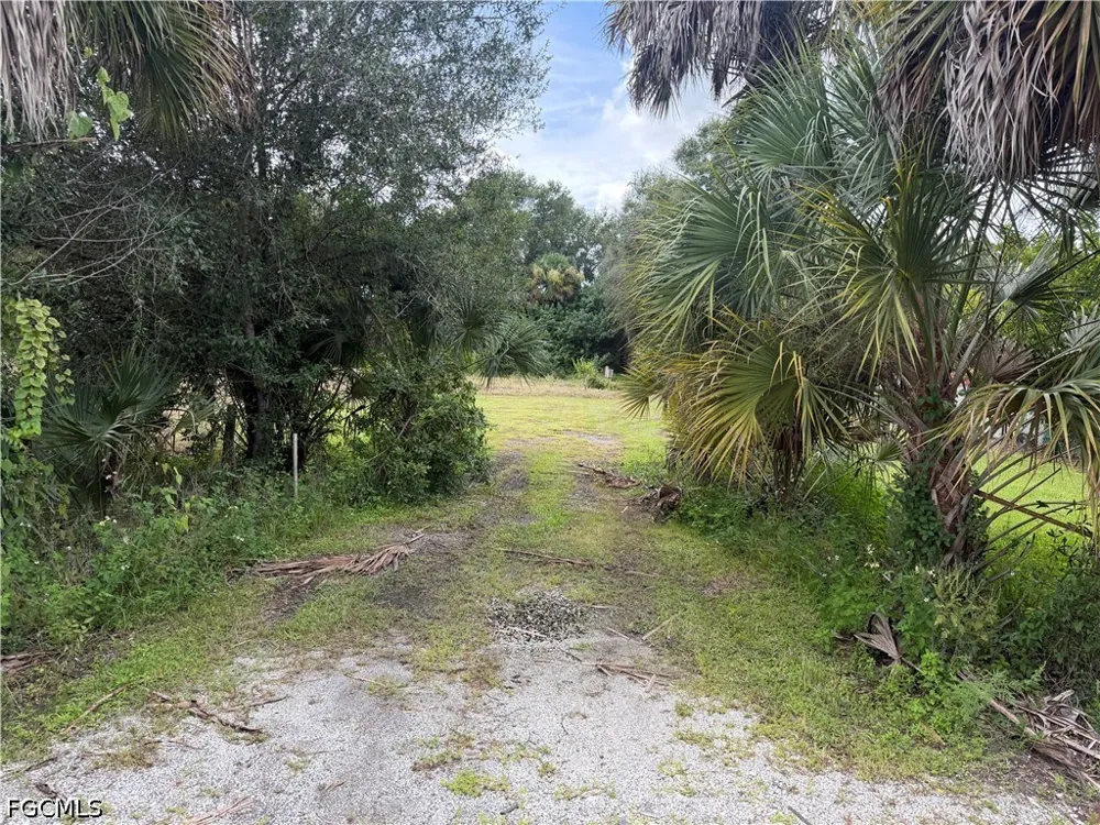 Avalon Avenue Labelle, FL 33935