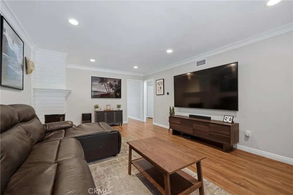 3131 Laurel Avenue #9 Fullerton, CA 92835