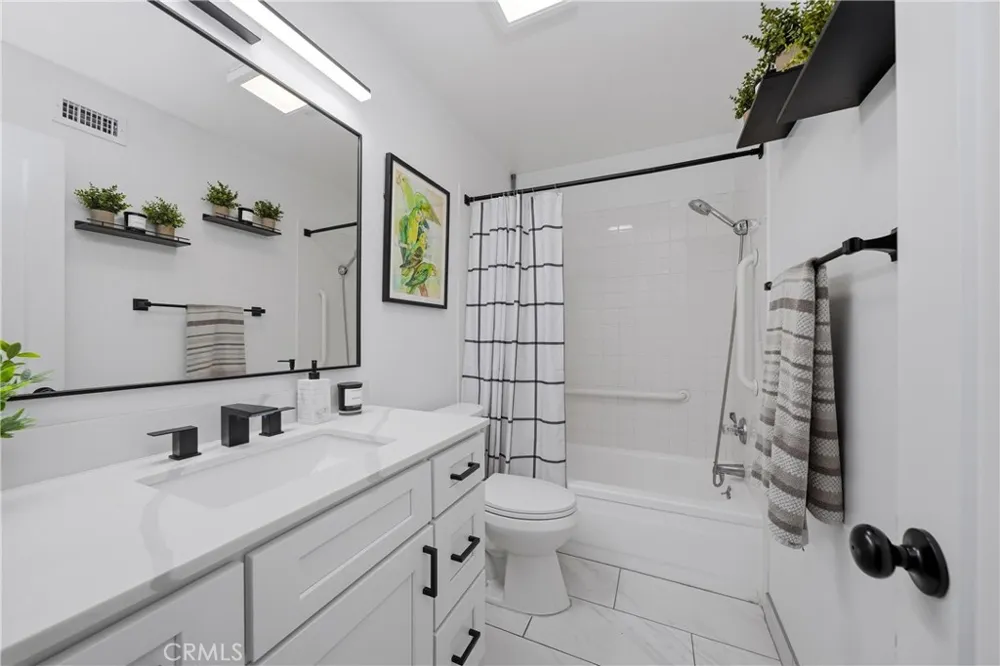 3131 Laurel Avenue #9 Fullerton, CA 92835