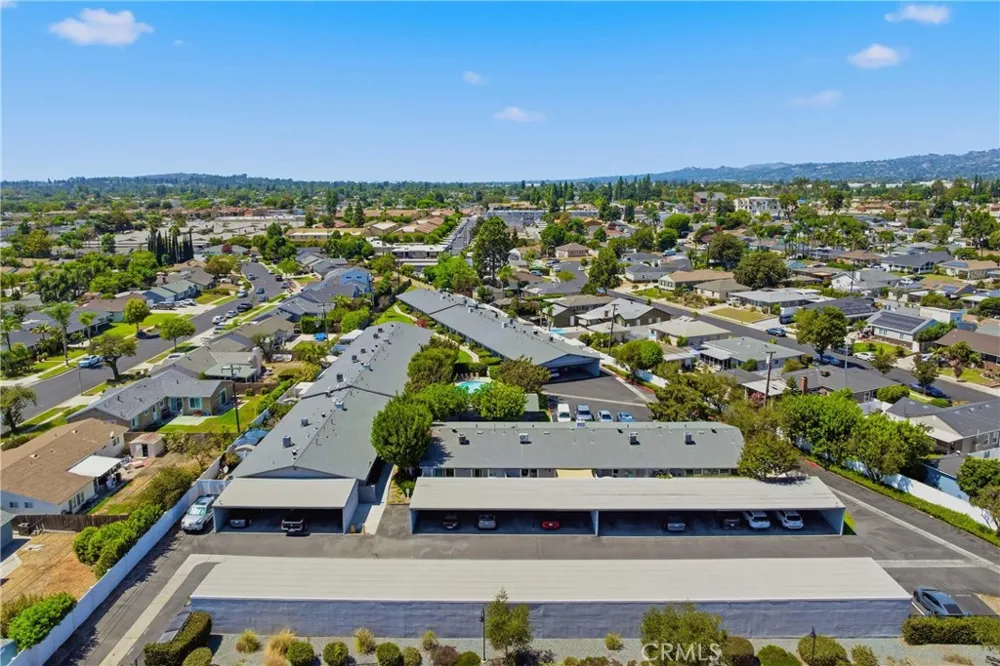 3131 Laurel Avenue #9 Fullerton, CA 92835